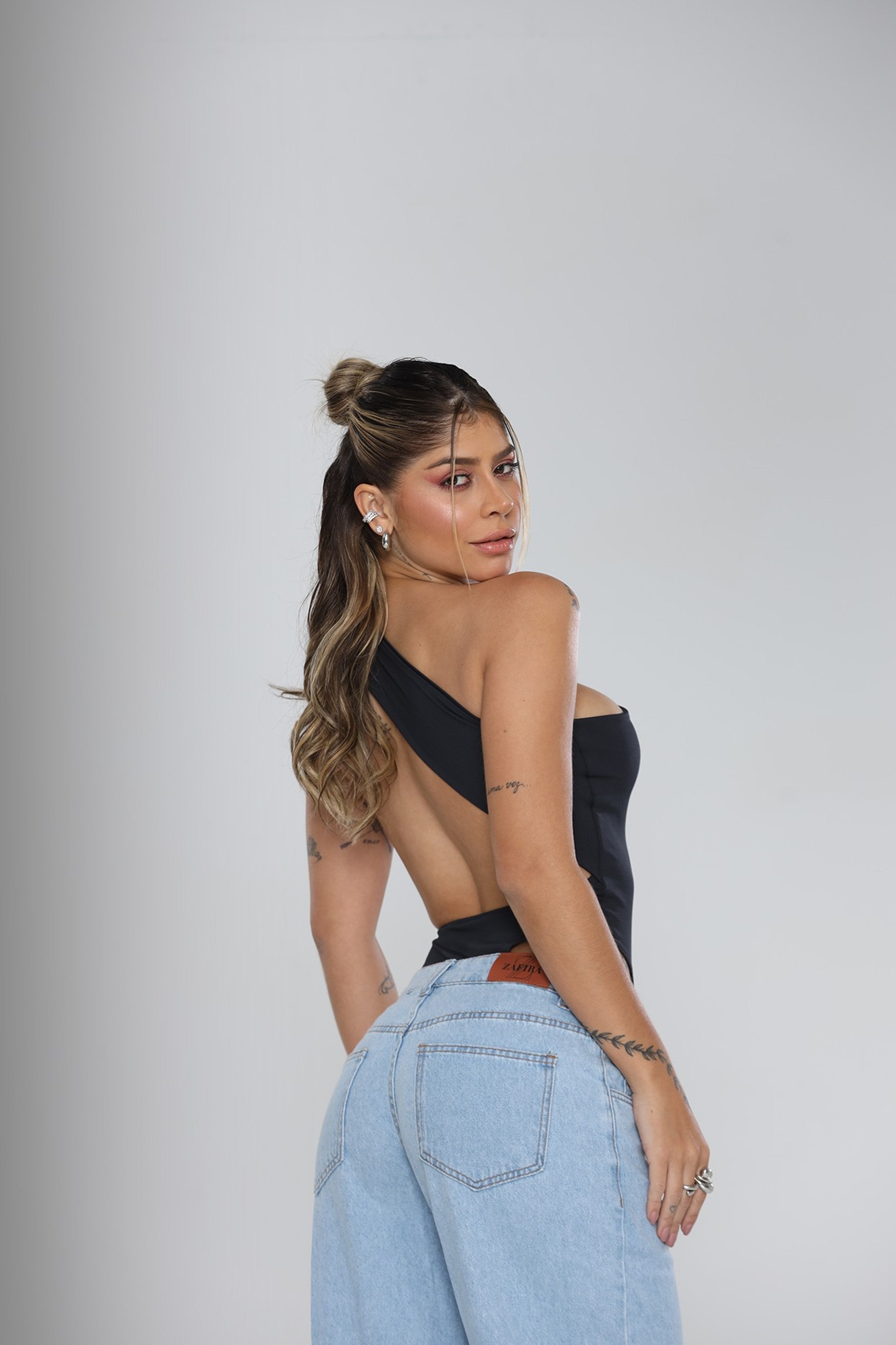 Body Cavado Um Ombro Só Poliamida Preto